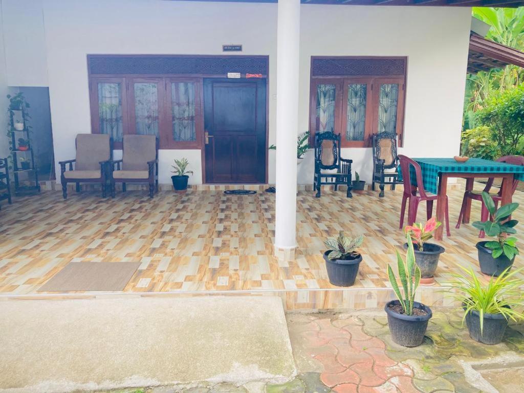 Ameena Homestay Тангале Екстериор снимка